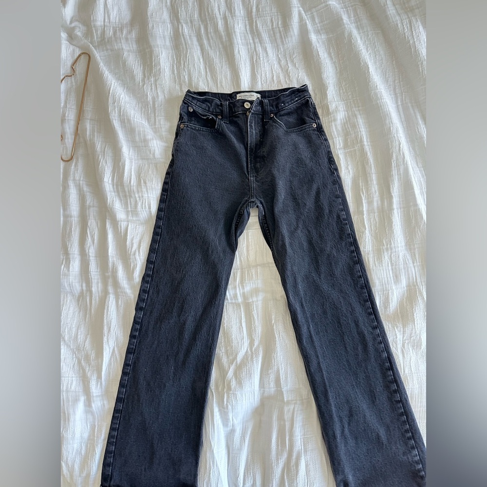 Abercrombie High Rise 90s Relaxed Jean